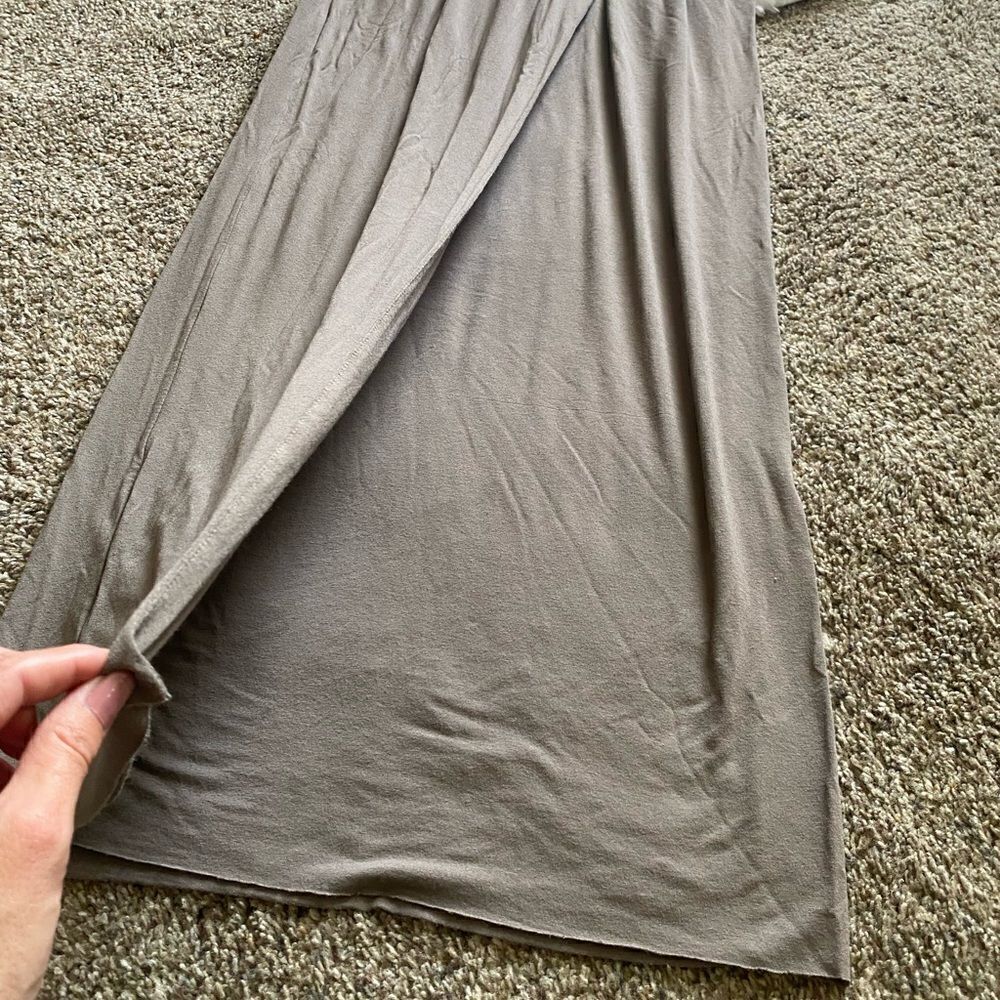 AQAQ Yoko Maxi Dress One Sleeve Long Light Brown High Slit Womens Size 8 Stretch - Picture 3 of 9